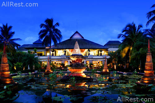 Le Meridien Khao Lak Beach Resort 1